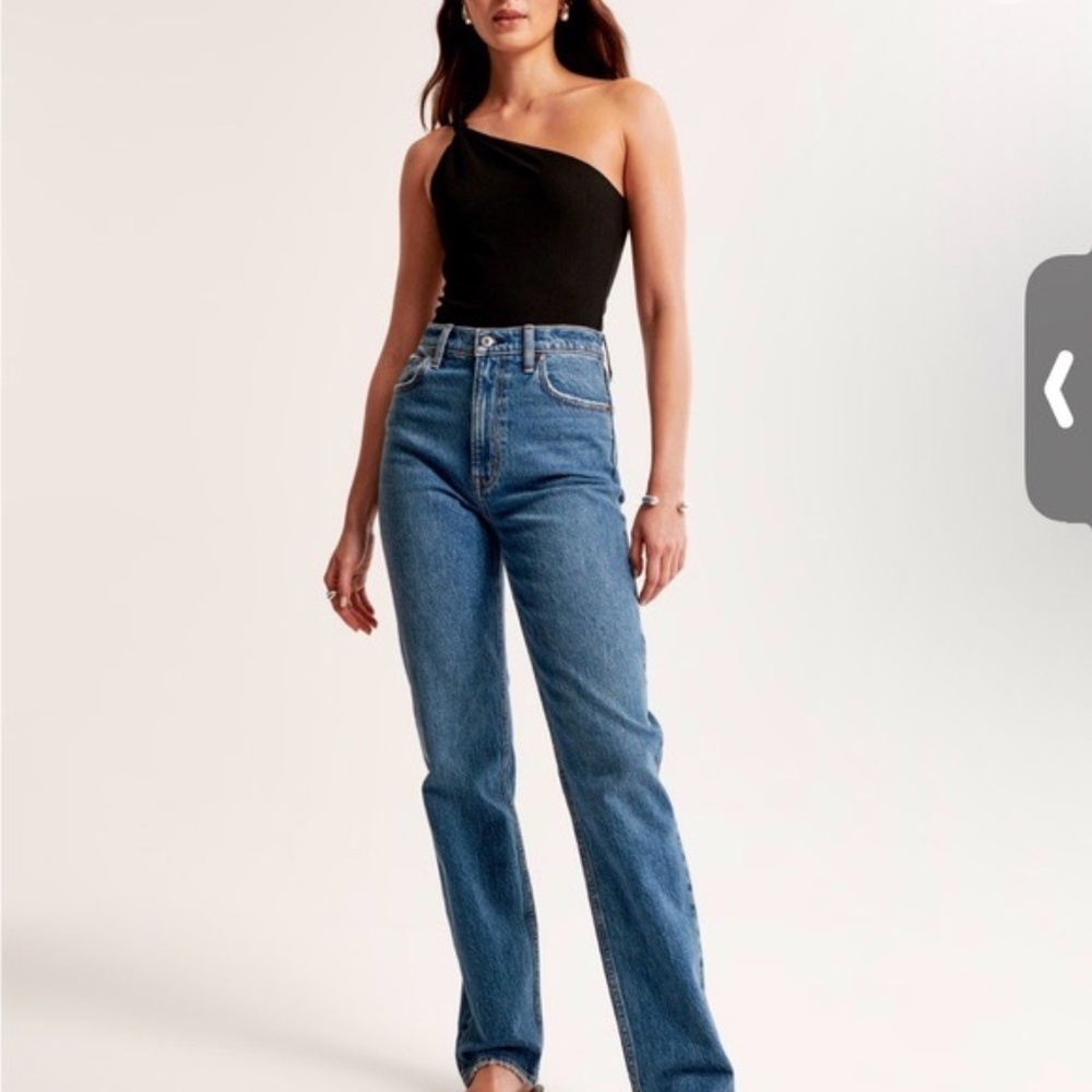 Abercrombie & Fitch The 90s Slim Straight Ultra High Rise Jeans 28